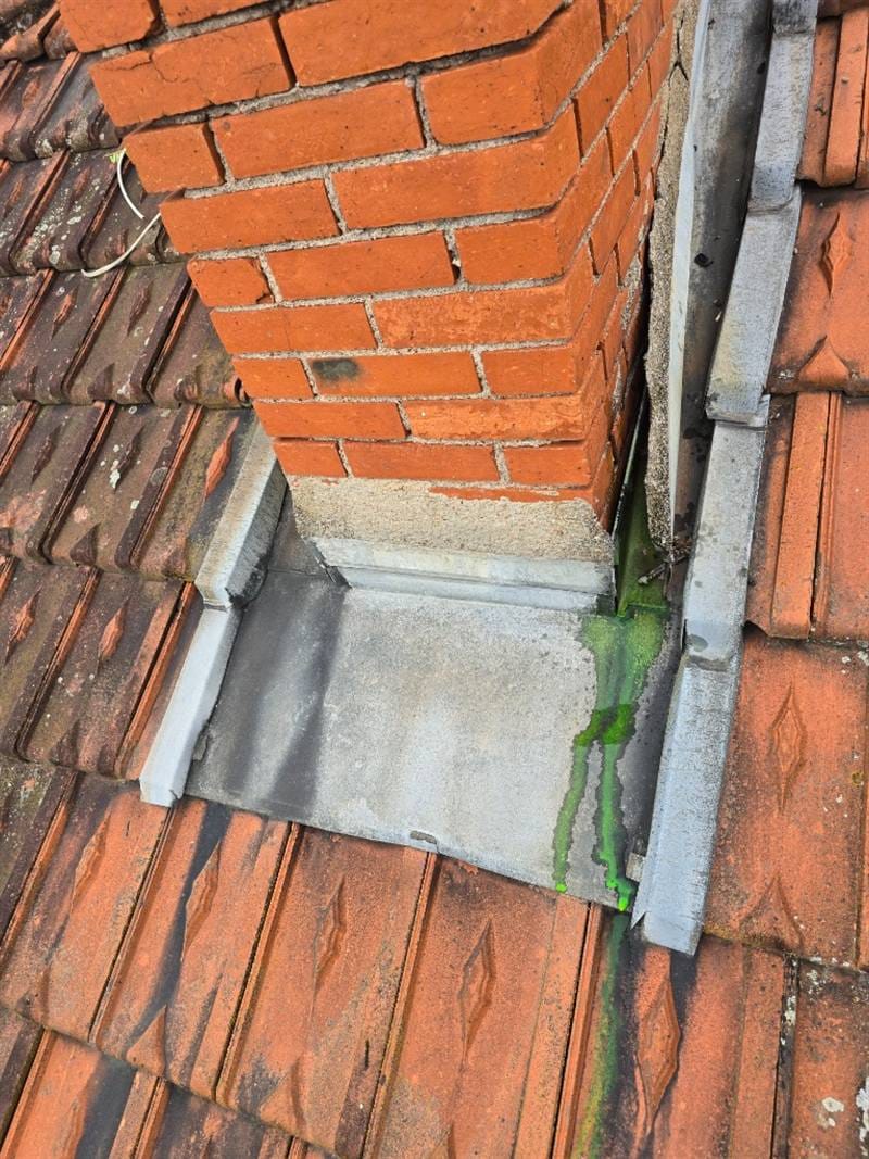 Recherche de fuite toiture cheminée à Villefranche-sur-Saône (69400) – test fluorescéine